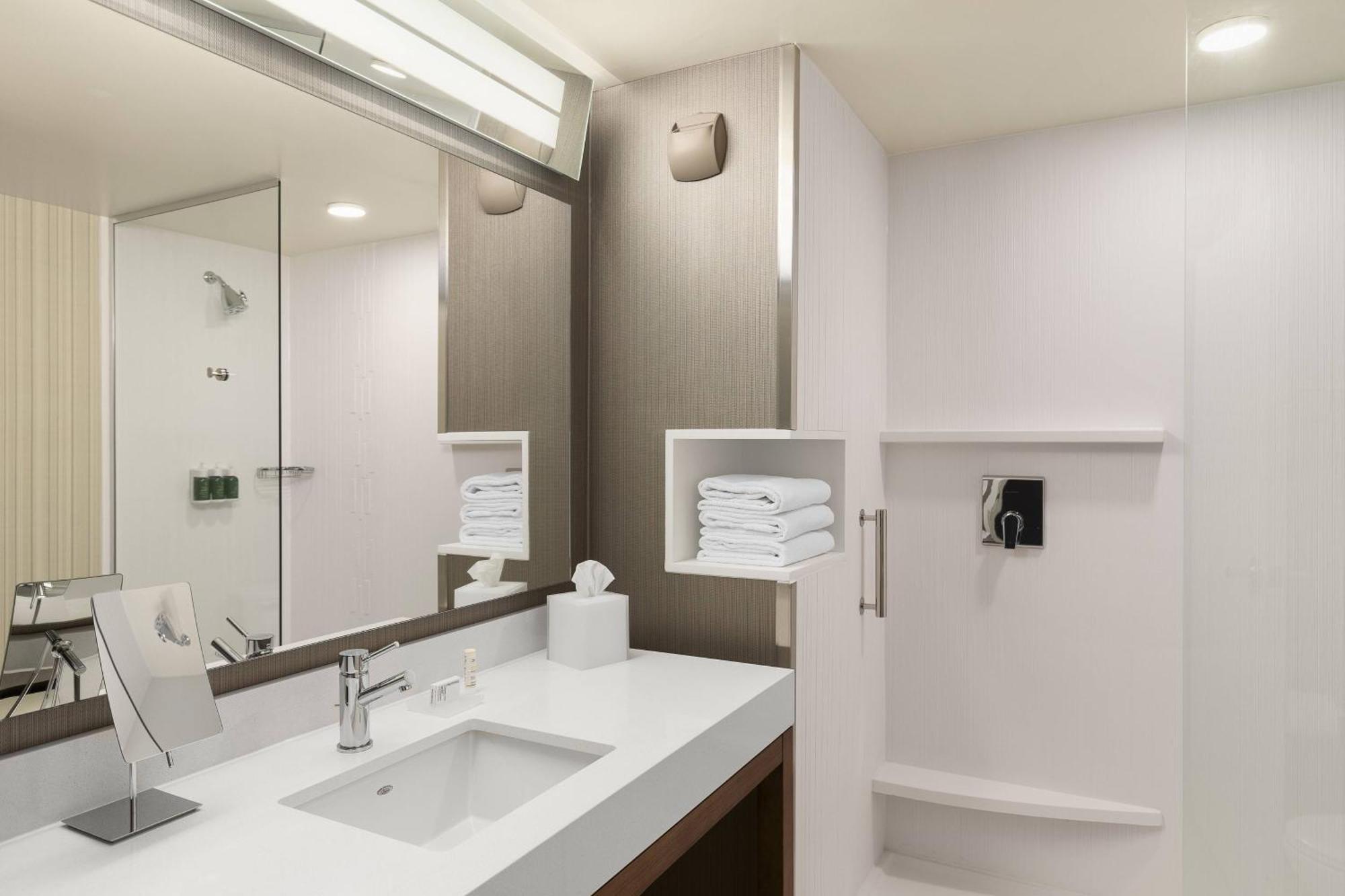 Courtyard By Marriott Seattle Northgate Hotell Eksteriør bilde