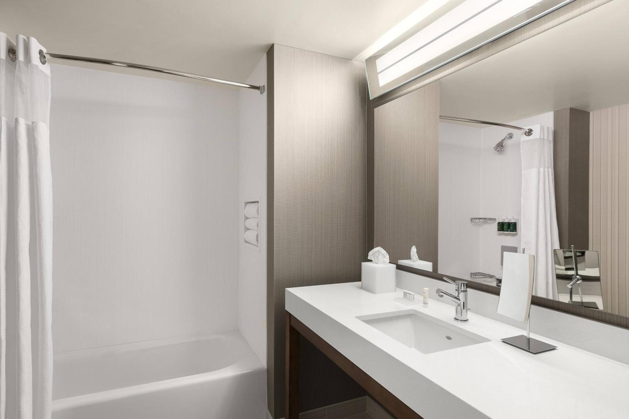 Courtyard By Marriott Seattle Northgate Hotell Eksteriør bilde